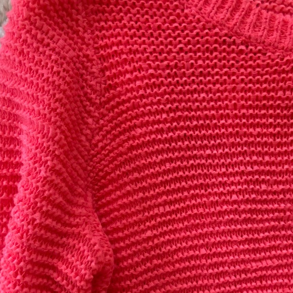 Divided H&M Hot Pink Sweater Size Medium - Picture 7 of 7